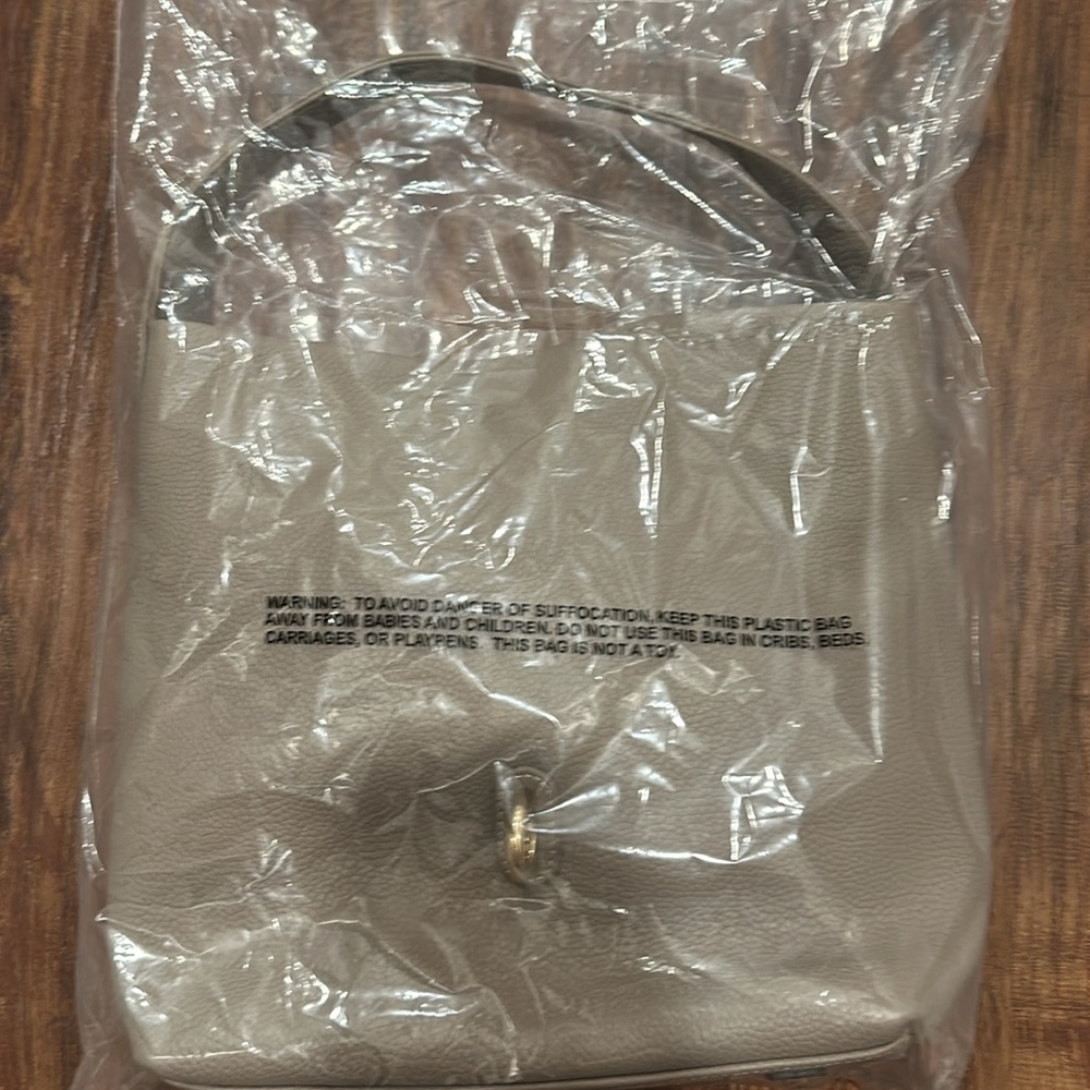 NEW-Dooney & Bourke Pebble Leather Lock Sack-Taupe - Picture 3 of 11